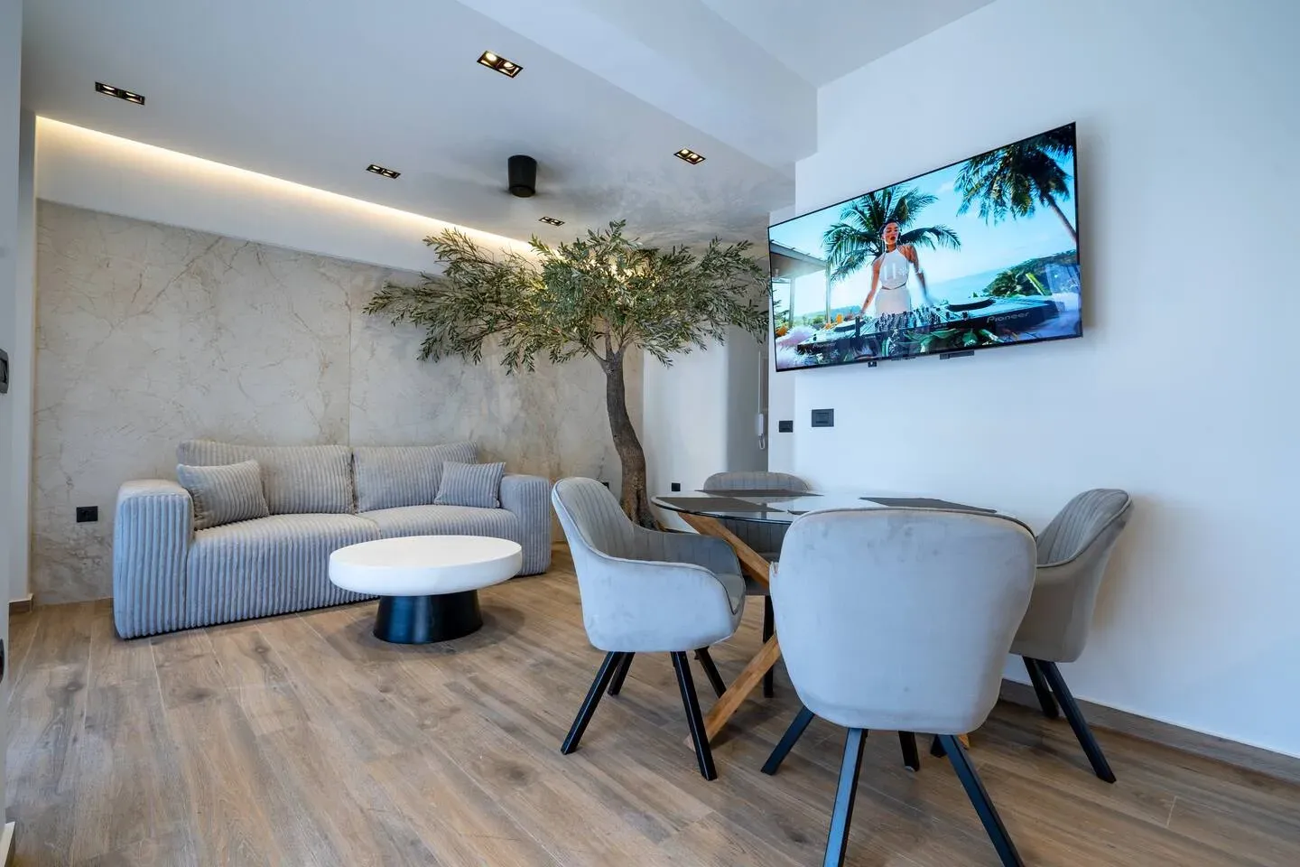 Apartment building in Glyfada